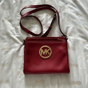 Great condition Michael Kors purse!!